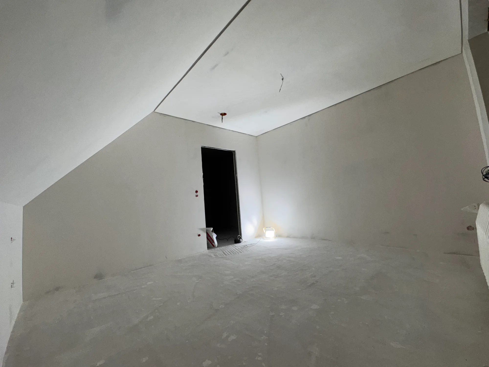 Dachausbau in Bernau mit beplankten Dachschrägen, Decken und Trockenbauwänden